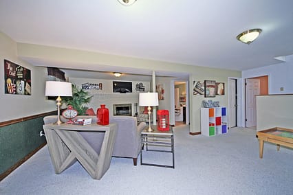 Staging a family room - after Staging That Sells consultation